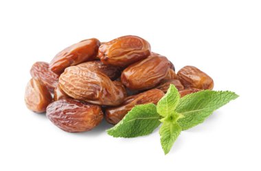 Kurutulmuş tarihleri beyaz zemin üzerine yığını