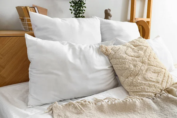 Bantal Putih Tempat Tidur Kamar Tidur Tutup — Stok Foto