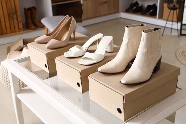 Table Stylish Female Shoes Boutique Closeup — Stock Photo, Image