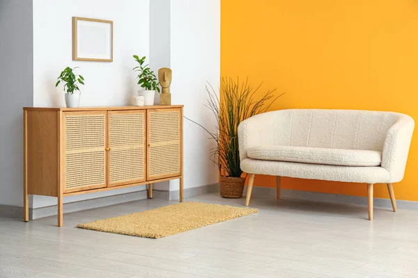 Interior Living Room White Sofa Wooden Cabinet Stylish Rug — Stok Foto