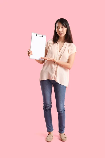 Female Asian Teacher Clipboard Pink Background — Stock Photo, Image