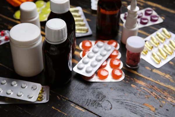 Různé Pilulky Láhve Léků Černém Dřevěném Pozadí — Stock fotografie
