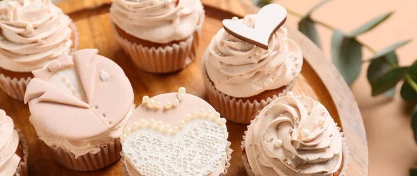 Desszert Stand Gyönyörű Esküvői Cupcakes Közelkép — Stock Fotó