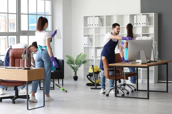Young Janitors Cleaning Office — Stock Photo, Image