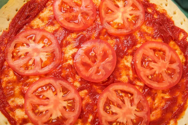 おいしいピザを背景に クローズアップ — ストック写真