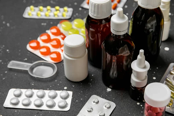 Různé Pilulky Láhve Léků Černém Pozadí — Stock fotografie