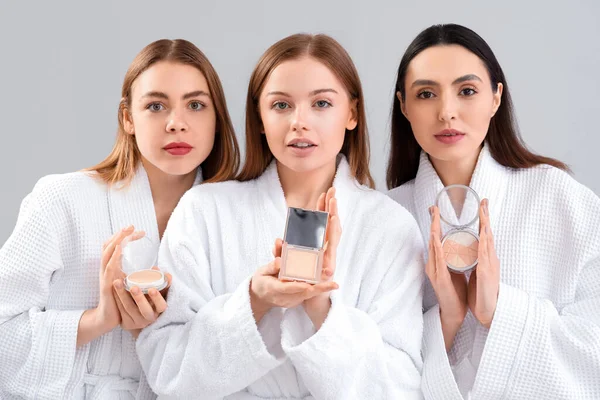 Young Women Makeup Powder Grey Background — Stock Photo, Image
