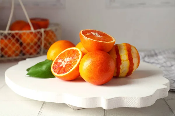 Тарелка Апельсинами Плитке — стоковое фото