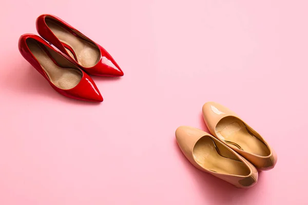 Μοντέρνα Ψηλοτάκουνα Παπούτσια Ροζ Φόντο — Φωτογραφία Αρχείου
