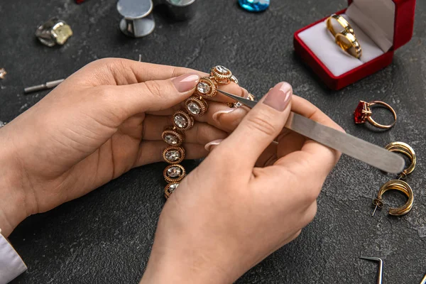 Female Jeweler Making Adornment Dark Table Closeup — Stock Photo, Image