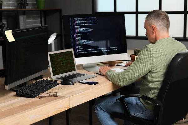 Mature Male Programmer Working Office — Stock Photo, Image