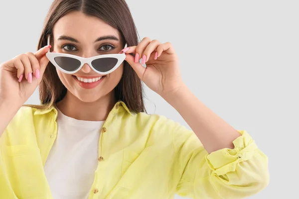 Young Woman Sunglasses Light Background Closeup — Stock Photo, Image