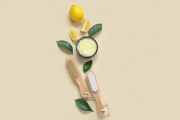 Bowl Lemon Body Scrub Massage Brushes Beige Background — Stock Photo, Image