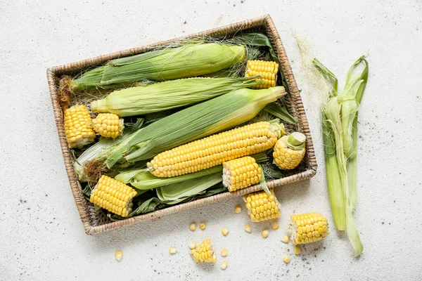Wicker Basket Fresh Corn Cobs White Table — Stock Photo, Image