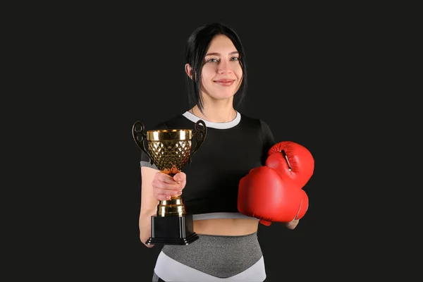 Boxeador Femenino Con Copa Oro Sobre Fondo Negro —  Fotos de Stock