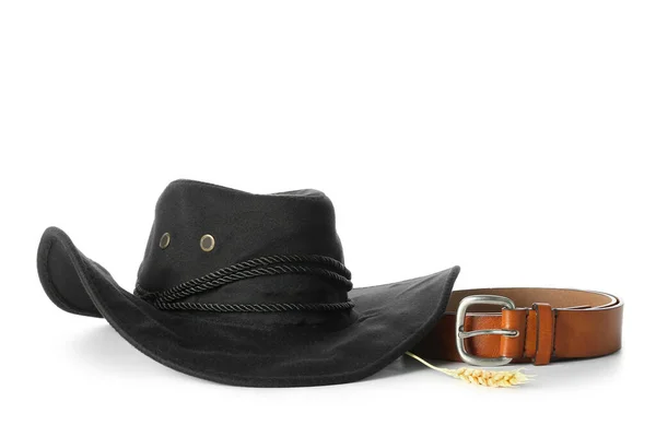 Stijlvolle Cowboy Hoed Riem Geïsoleerd Witte Achtergrond — Stockfoto