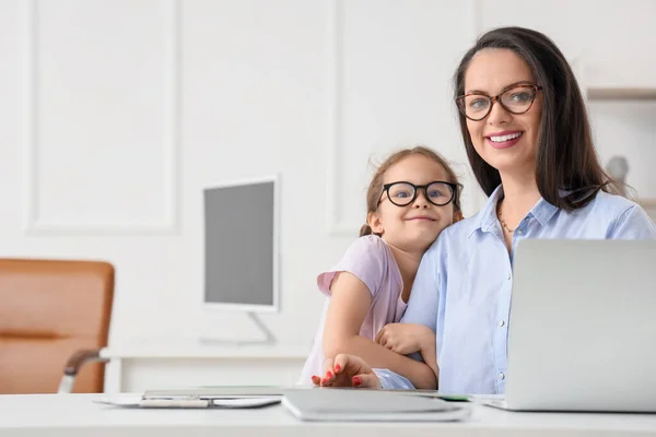 Little Girl Hugging Her Working Mother Office — Stock Photo, Image