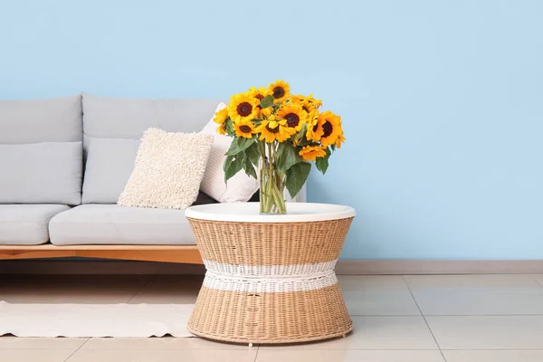 Vase Beautiful Sunflowers Coffee Table Living Room — Stock Photo, Image
