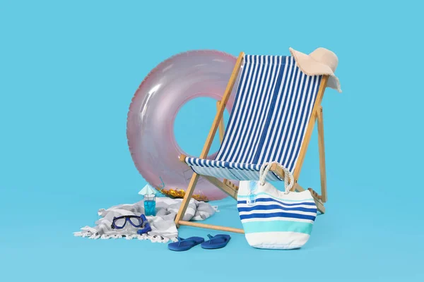 Deckchair Inflatable Ring Glass Cocktail Blue Background — Stock Photo, Image