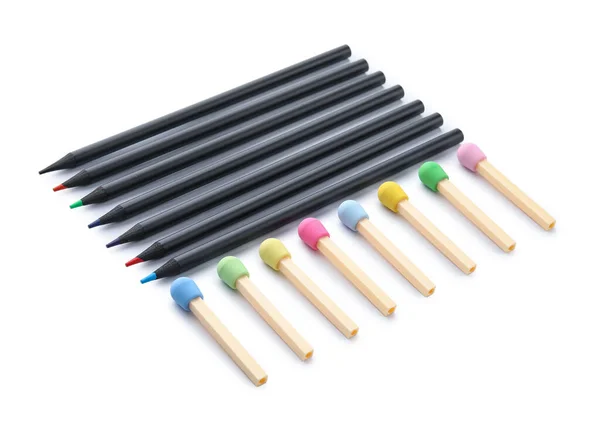 Kolorowe Ołówki Gumki Kształcie Zapałek Białym Tle — Zdjęcie stockowe