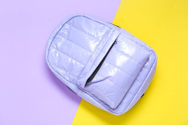 Renkli okul sırt çantası