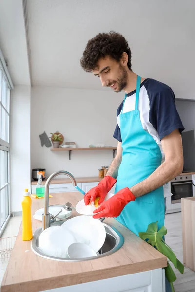 Jonge Man Wassen Gerechten Keuken — Stockfoto