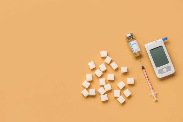 Glucometer Met Insuline Spuit Suiker Oranje Achtergrond Diabetes Concept — Stockfoto