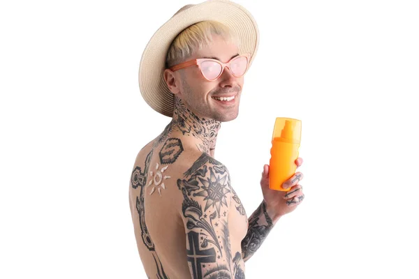 Homme Tatoué Avec Crème Solaire Sur Fond Blanc — Photo