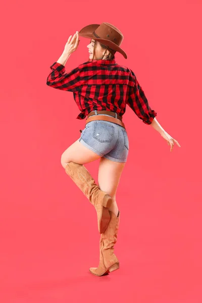 Young Cowgirl Red Background — Stock Photo, Image