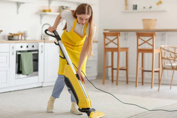 Young Woman Vacuuming Carpet Kitchen — Stock Photo, Image