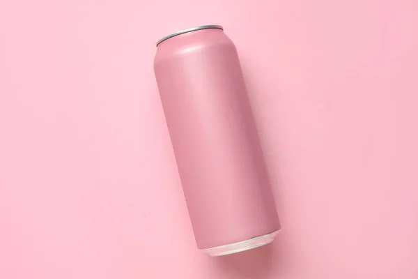 Blikje Frisdrank Roze Achtergrond — Stockfoto