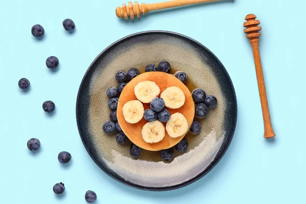 Plate Sweet Pancakes Banana Blueberry Blue Background — Stock Photo, Image
