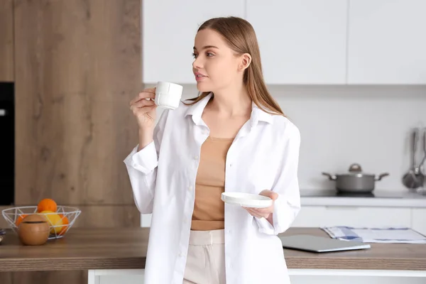 Happy Young Woman Enjoying Cup Coffee Modern Kitchen — Stock Photo, Image