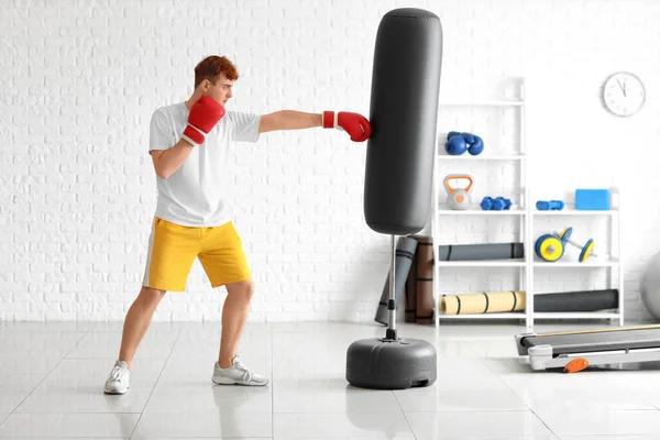 Young Redhead Boxer Punching Bag Gym — Stock Photo, Image