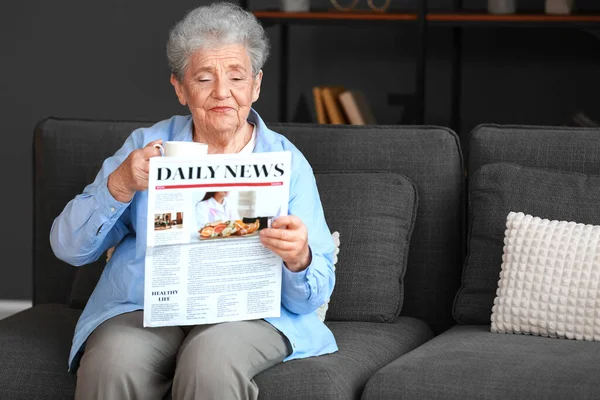 Senior Woman Cup Coffee Reading Newspaper Home — Stock Photo, Image