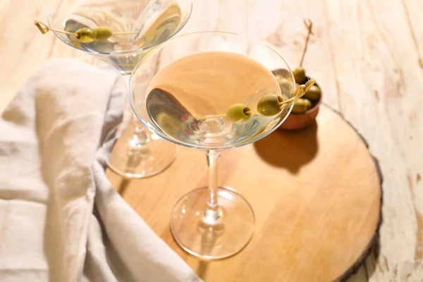 Glasses Tasty Martini Olives Light Wooden Table — Stock Photo, Image