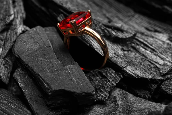 Golden Ring Black Charcoal Closeup — Stock Photo, Image