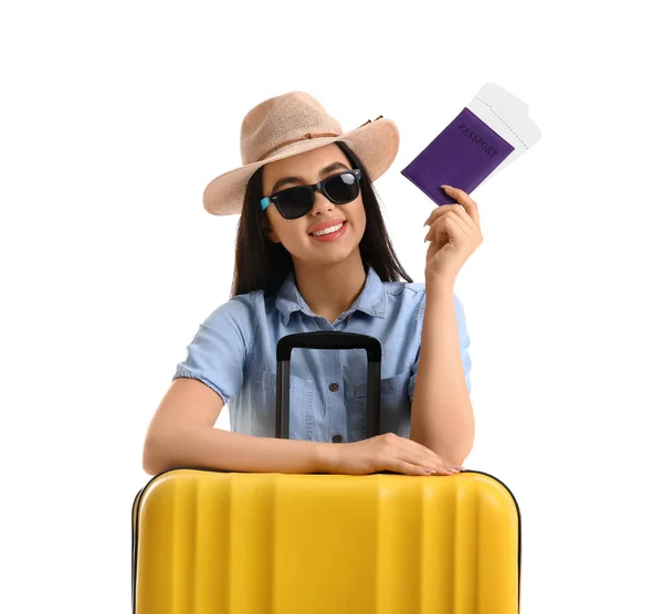 Jonge Vrouw Met Paspoort Gele Koffer Witte Achtergrond — Stockfoto