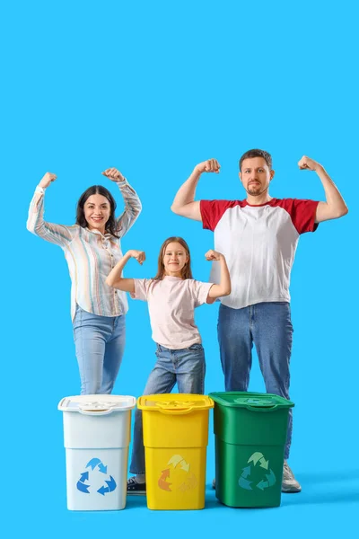 Family Recycle Bins Showing Muscles Blue Background — Stock Photo, Image