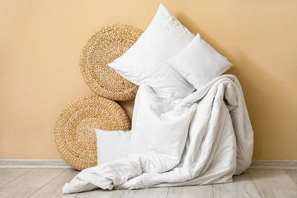 White Pillows Blanket Wicker Poufs Beige Wall — Stock Photo, Image
