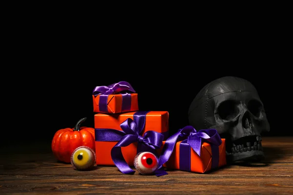 Cadılar Bayramı Için Güzel Hediye Kutuları Kafatası Lezzetli Şekerler Ahşap — Stok fotoğraf