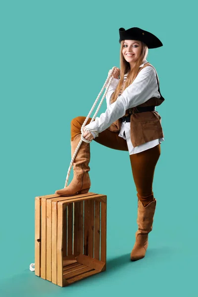Beautiful Female Pirate Rope Wooden Box Green Background — Stock Photo, Image