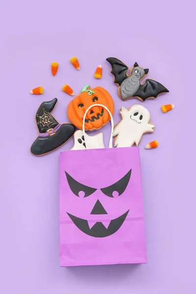Composición Con Bolsa Compras Sabrosos Callos Caramelo Galletas Para Halloween — Foto de Stock