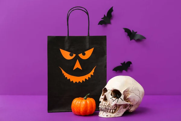 Σύνθεση Τσάντα Για Ψώνια Κρανίο Νυχτερίδες Και Κολοκύθα Για Halloween — Φωτογραφία Αρχείου