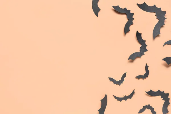 Χάρτινες Νυχτερίδες Για Αποκριάτικο Πάρτι Πορτοκαλί Φόντο — Φωτογραφία Αρχείου