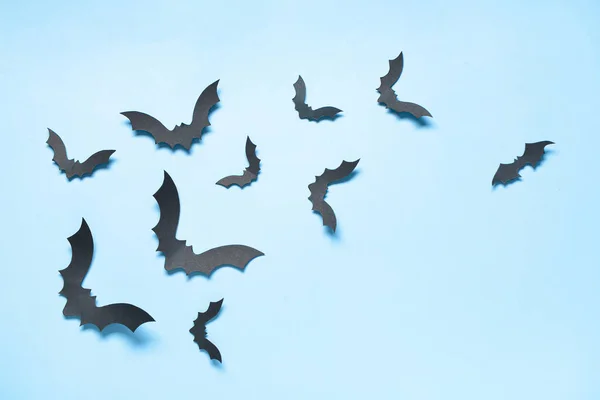 Murciélagos Papel Para Fiesta Halloween Sobre Fondo Azul —  Fotos de Stock