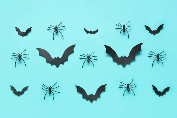 Morcegos Papel Aranhas Para Festa Halloween Fundo Azul — Fotografia de Stock