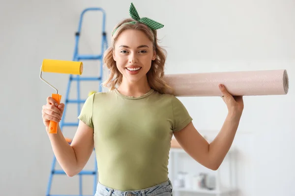 Young Woman Wallpaper Roll Paint Roller Home — Stock Photo, Image