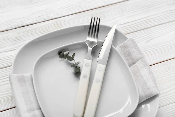 Stilvolle Moderne Tischdekoration Auf Weißem Holzhintergrund — Stockfoto