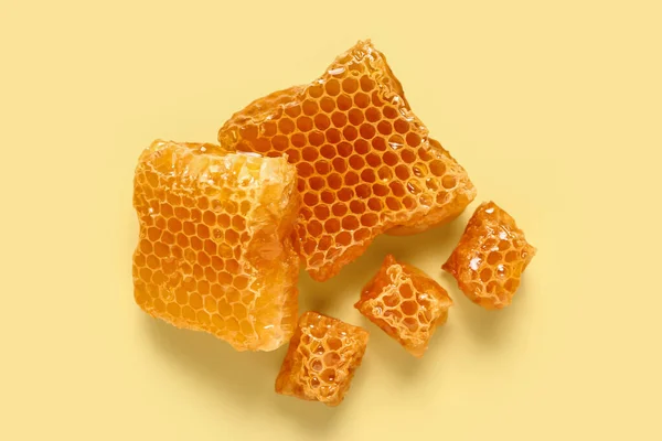 Sweet Honeycombs Yellow Background — Stock Photo, Image